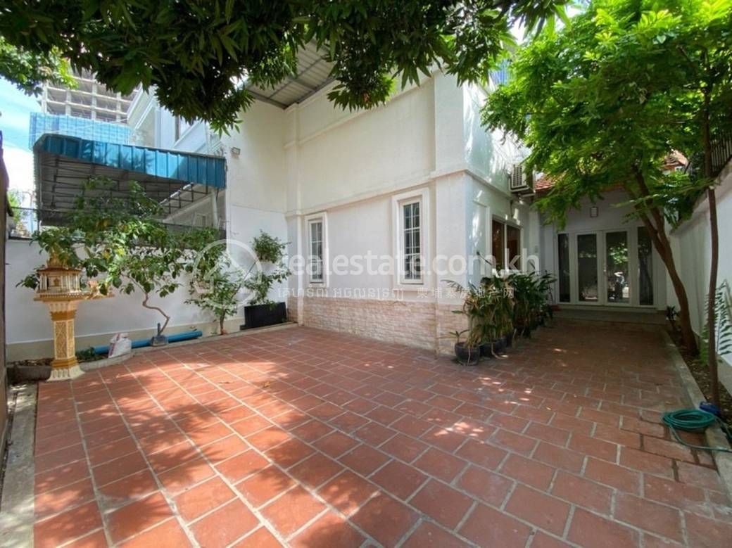 192 sqm Living Size Vila K pronájmu in Toul Kork