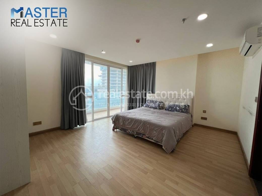 103 sqm Living Size Condo For Rent in 7 Makara