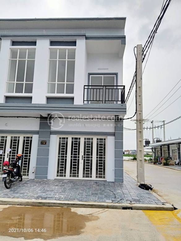 48 sqm Living Size House and lot Na prodej in Por Sen Chey