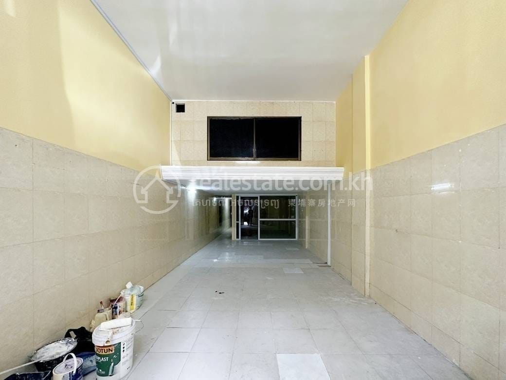 Daun Penh店屋出租，价格$1,000