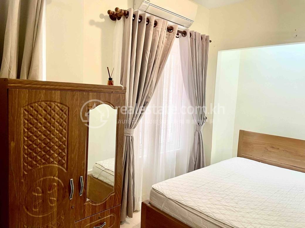 70 sqm Living Size Апартаменты Для Аренды in Daun Penh