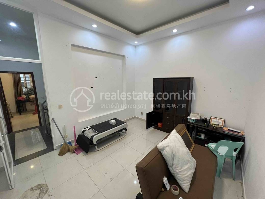 Russey Keo Maison en rangée For Sale & Rent à Russey Keo