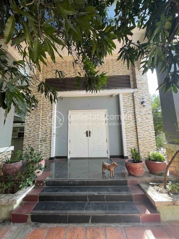 285 sqm Land Size Villa For Sale