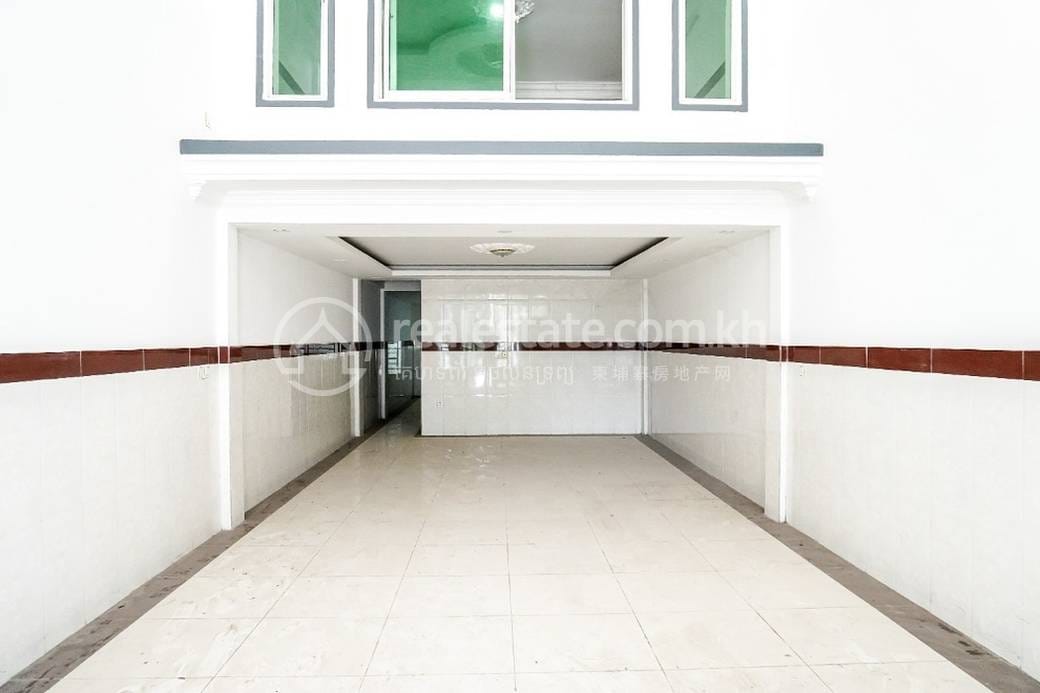 Flat House K pronájmu with 1 Parking Space