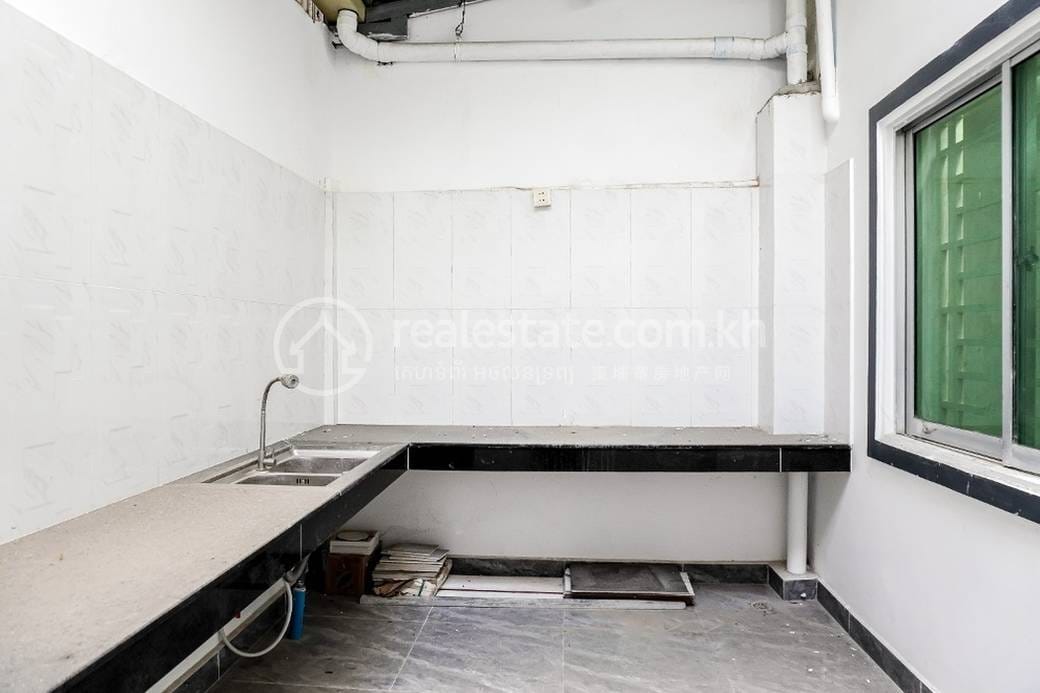 Meanchey店屋出售，位于Chak Angrae KraomMeanchey，价格$210,000