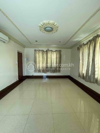 285 sqm Land Size Villa For Sale