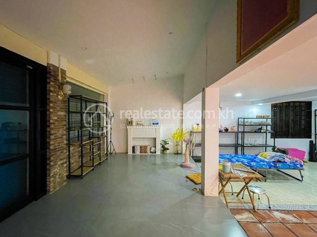 540 sqm Land Size House and lot For Rent for $900