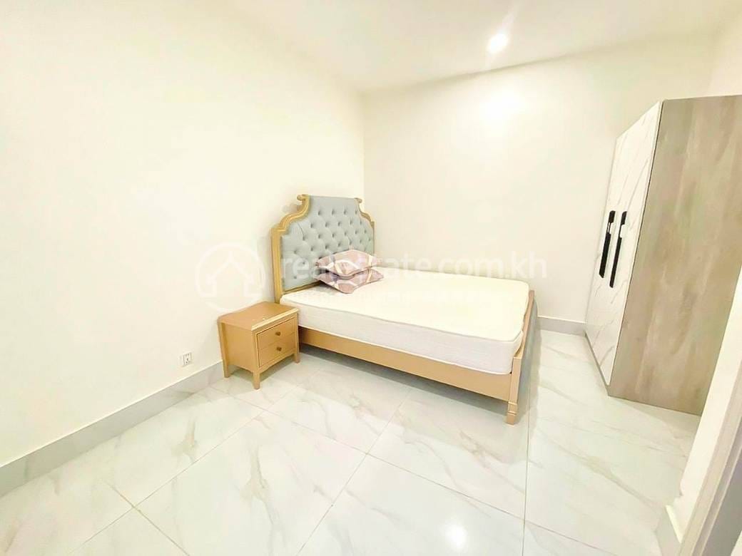 Chbar Ampov别墅出租，价格$6,000