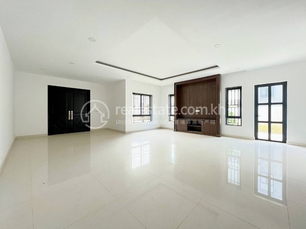 วิลล่า สำหรับขาย ใน Dangkao $2,700,000