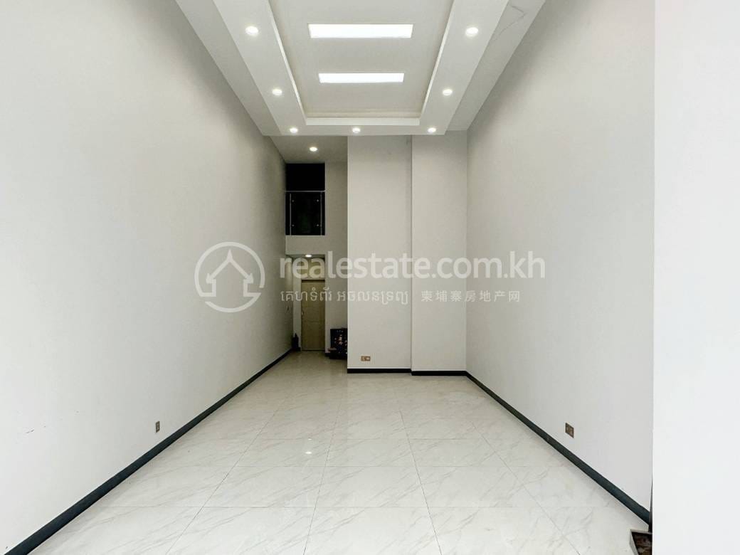7 Makara383平方米使用面积店屋For Sale & Rent