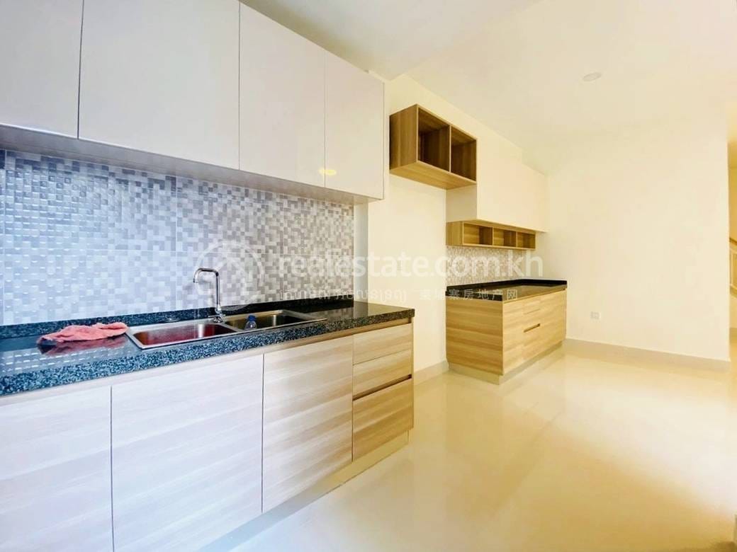 Borey Peng Huoth: The Star Platinum Eco Delta | Veal Sbov Link House For Sale in Veal Sbov