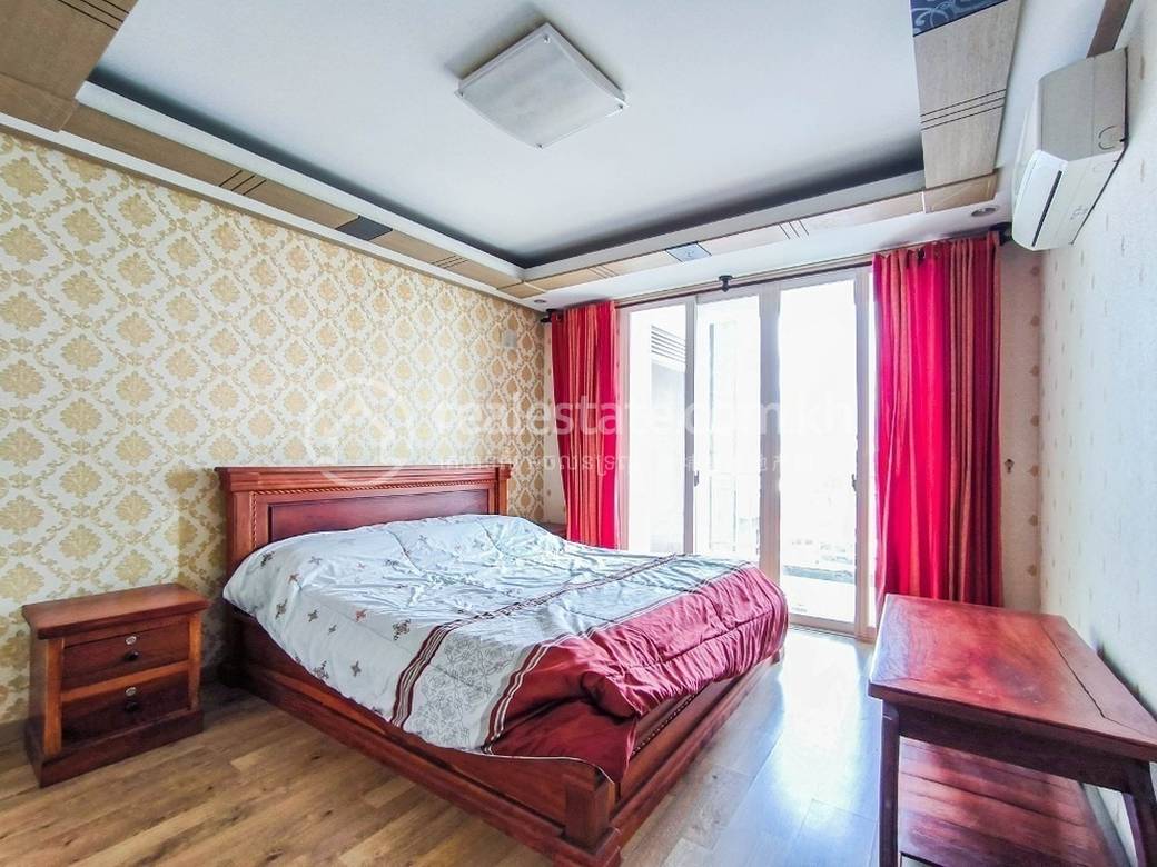 Zařízeno Condo K pronájmu