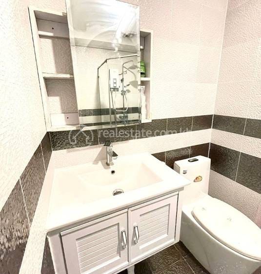 Condo For Sale in BKK 3, Boeng Keng Kang, Phnom Penh