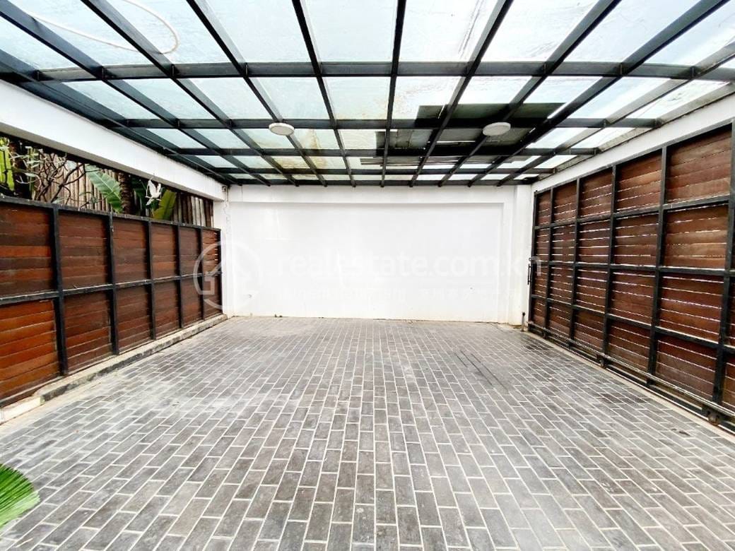 Villa For Rent in Boeung Kak 2, Toul Kork, Phnom Penh