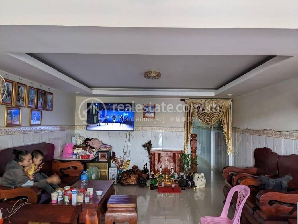 ផ្ទះល្វែង សំរាប់លក់ ទំហំផ្ទះ 123 ម៉ែត្រការ៉េ នៅPrek Pnov