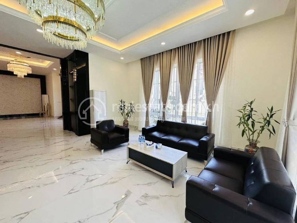 Chbar Ampov别墅出售，价格$4,000,000