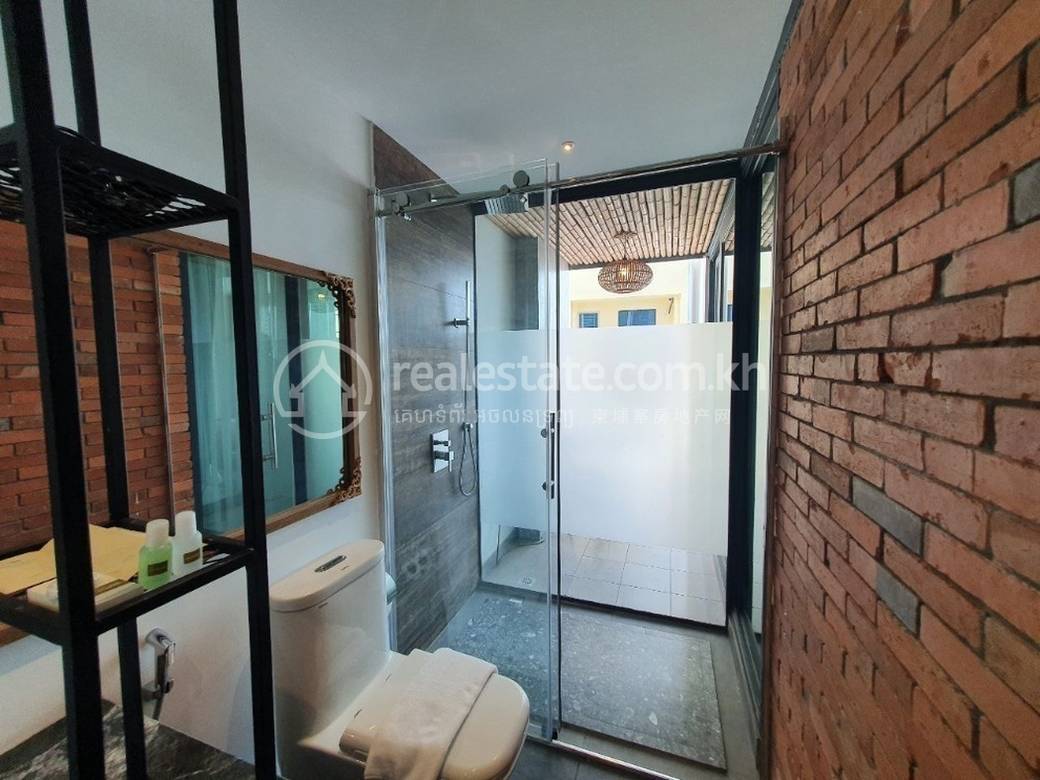 សណ្ឋាគារ តម្លៃ $1,200
