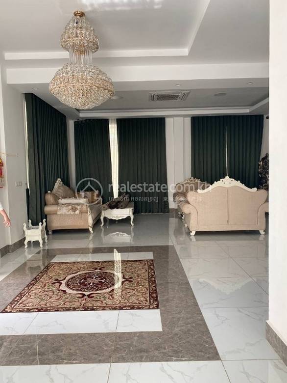 Villa For Rent with 2 Parking Space