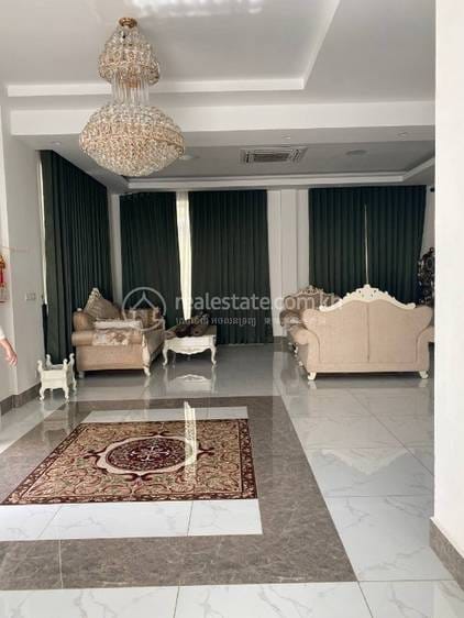 Villa For Rent with 2 Parking Space