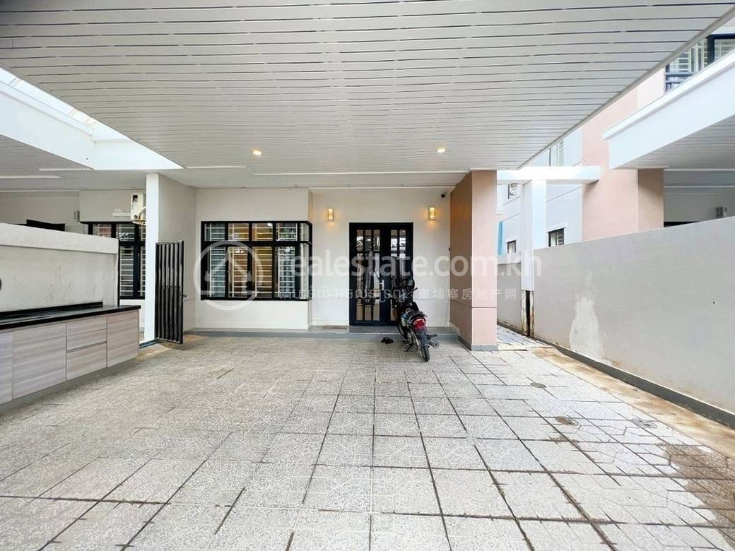 Meanchey双子别墅出售，价格$450,000