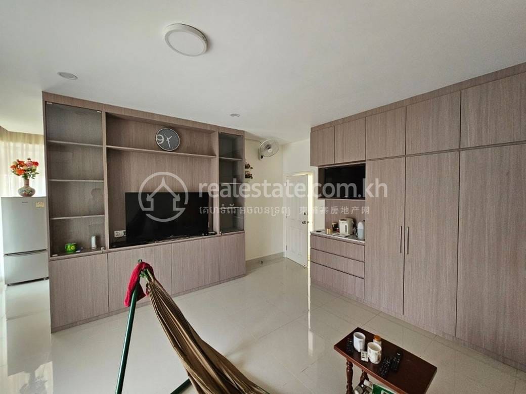 วิลล่า สำหรับขาย ใน Chbar Ampov $850,000