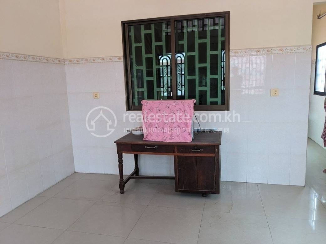 Flat For Sale with 1 Parking Space