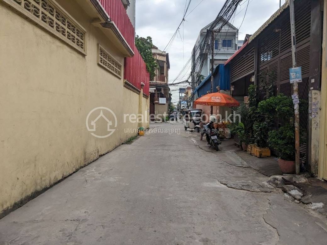 Flat For Sale in Meanchey $105,000