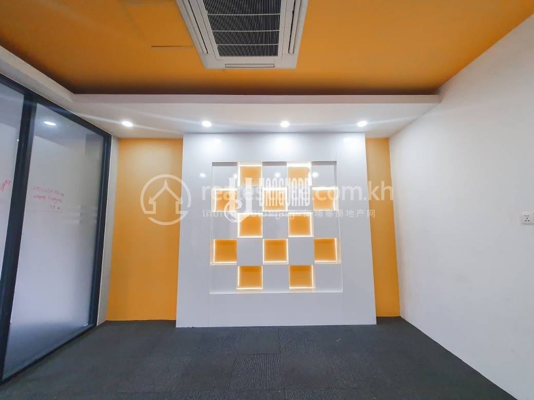 Daun Penh建筑出租，位于Phsar ChasDaun Penh，价格$4,500