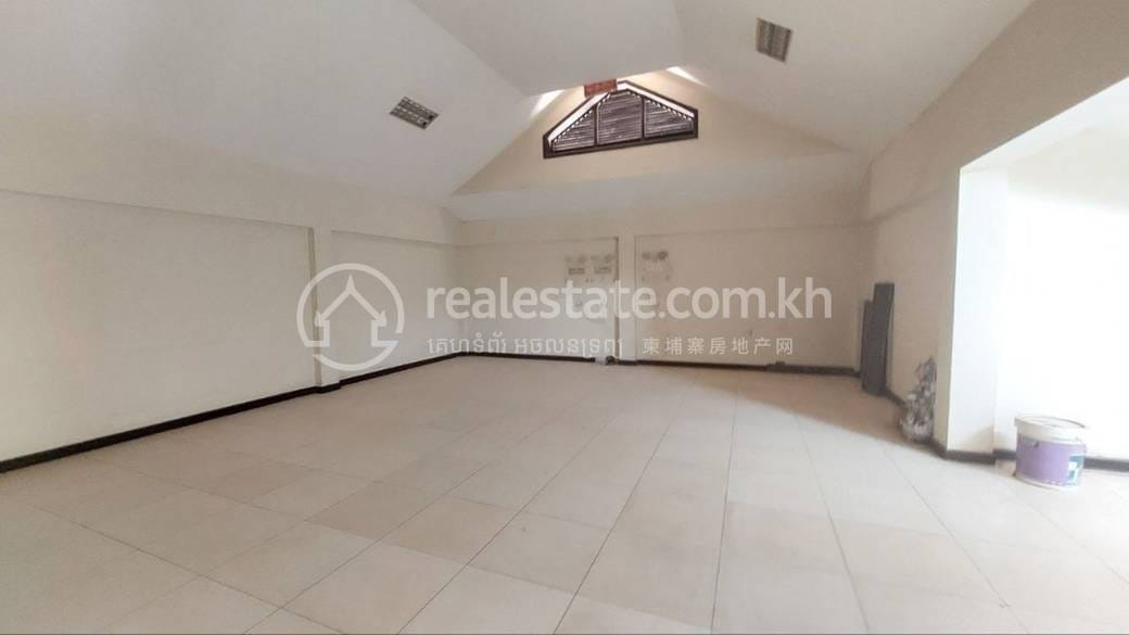 6 Bedrooms Villa For Rent for $4,600