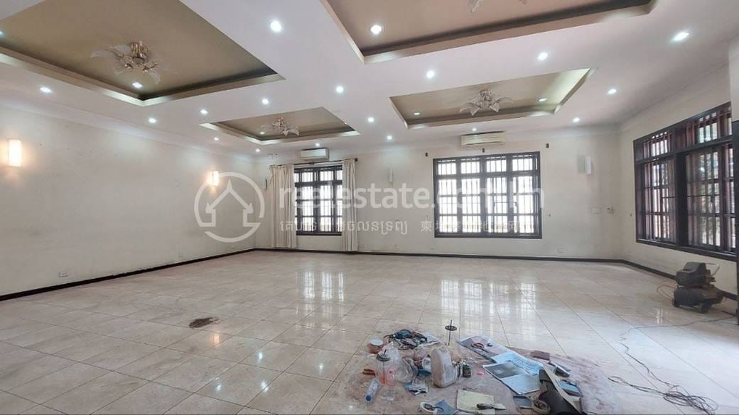 Boeung Kak 2 Villa For Rent in Boeung Kak 2