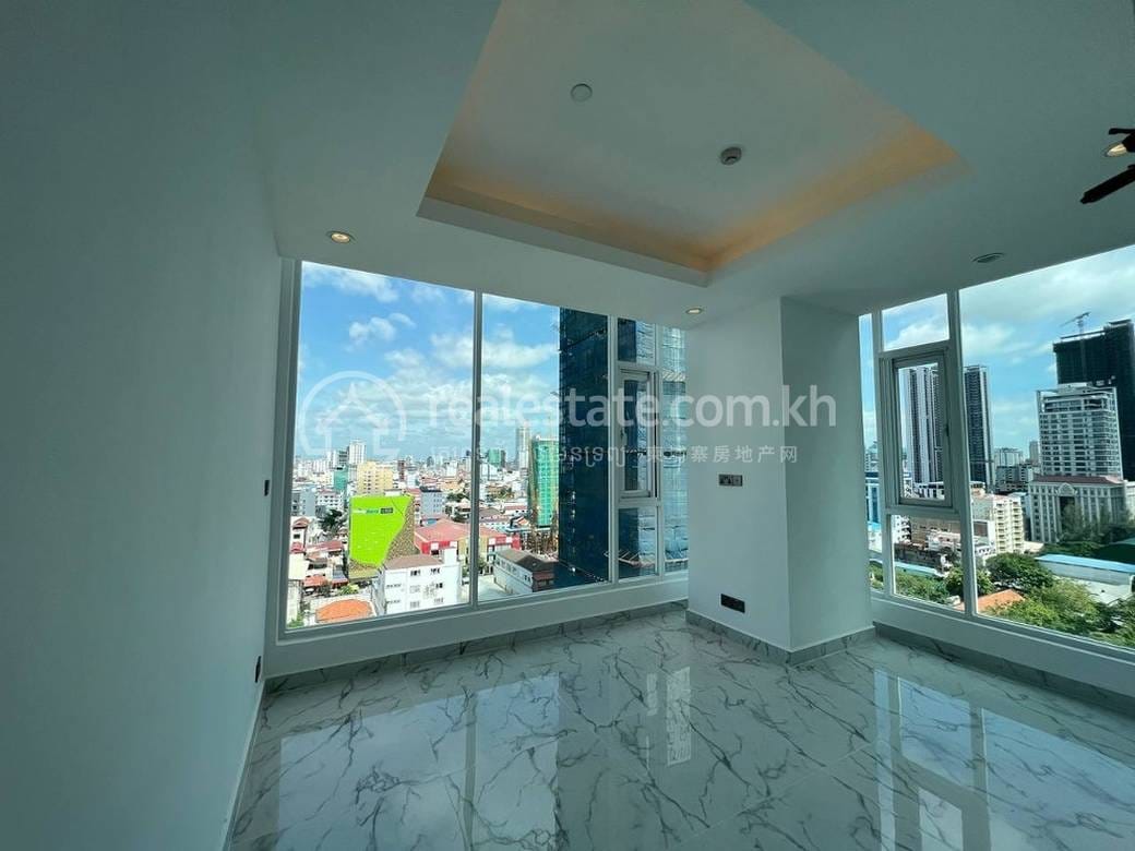 J Tower 2 Condominium | 2 Bedrooms Condo Na prodej for $212,000