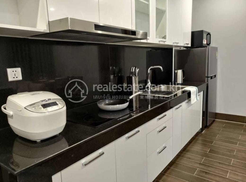 Апартаменты с Обслуживанием Для Аренды in Chamkarmon $1,480
