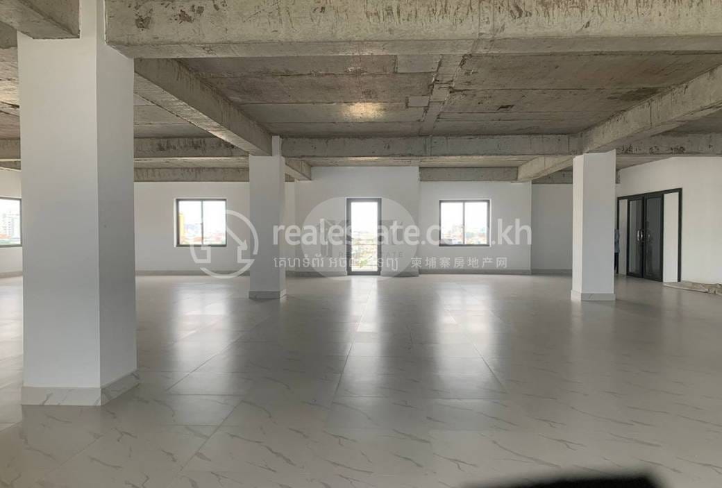 280 sqm Land Size Kanceláře K pronájmu for $2,240