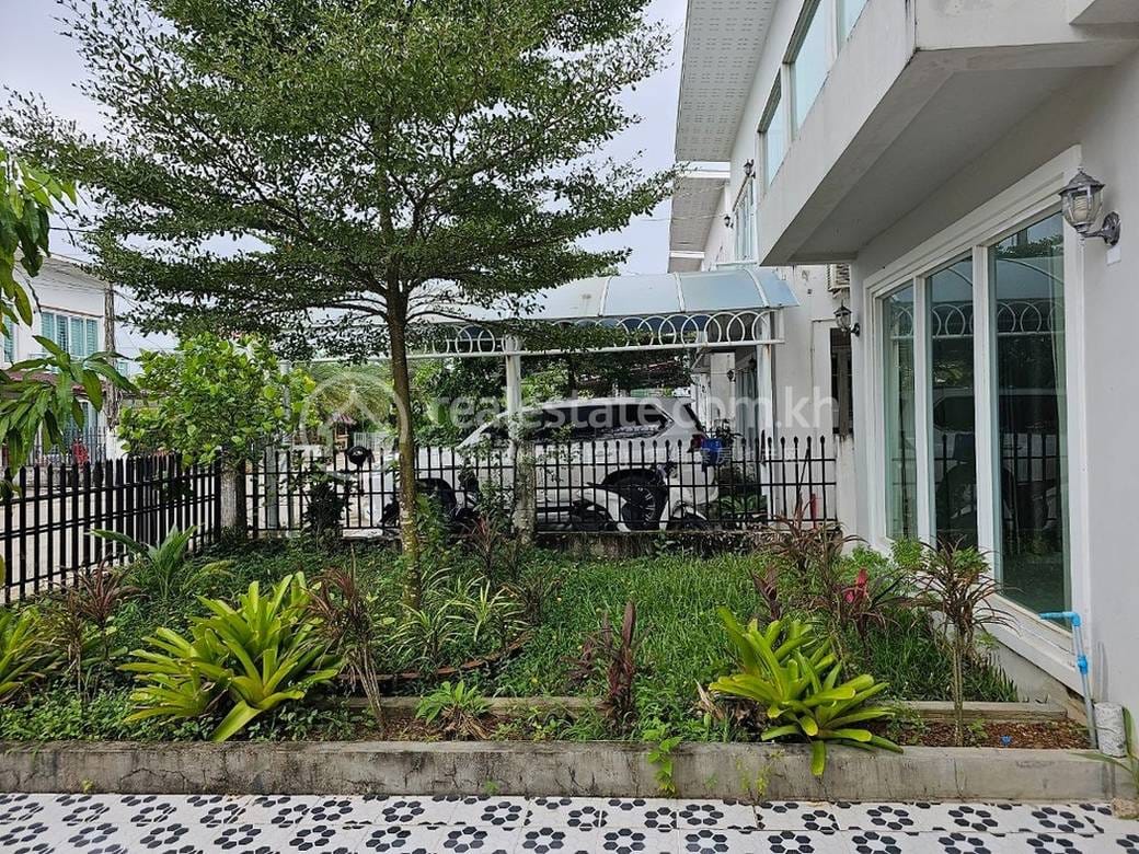 House and lot K pronájmu with 3 Parking Space