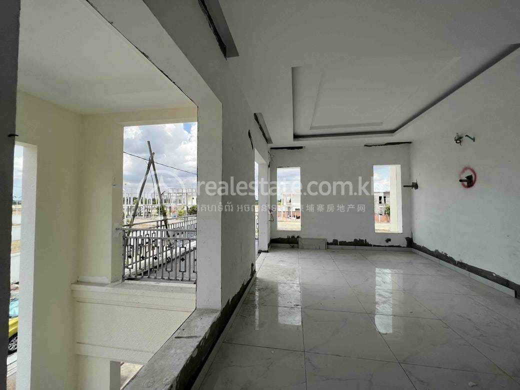 96 sqm Living Size Villa For Sale in Chroy Changvar