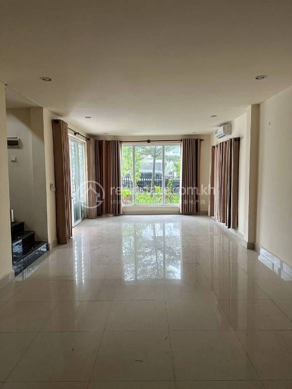 House and lot For Rent with 3 Parking Space