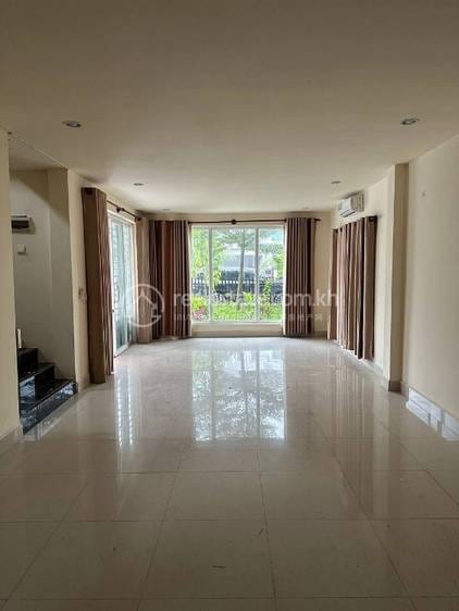 House and lot For Rent with 3 Parking Space