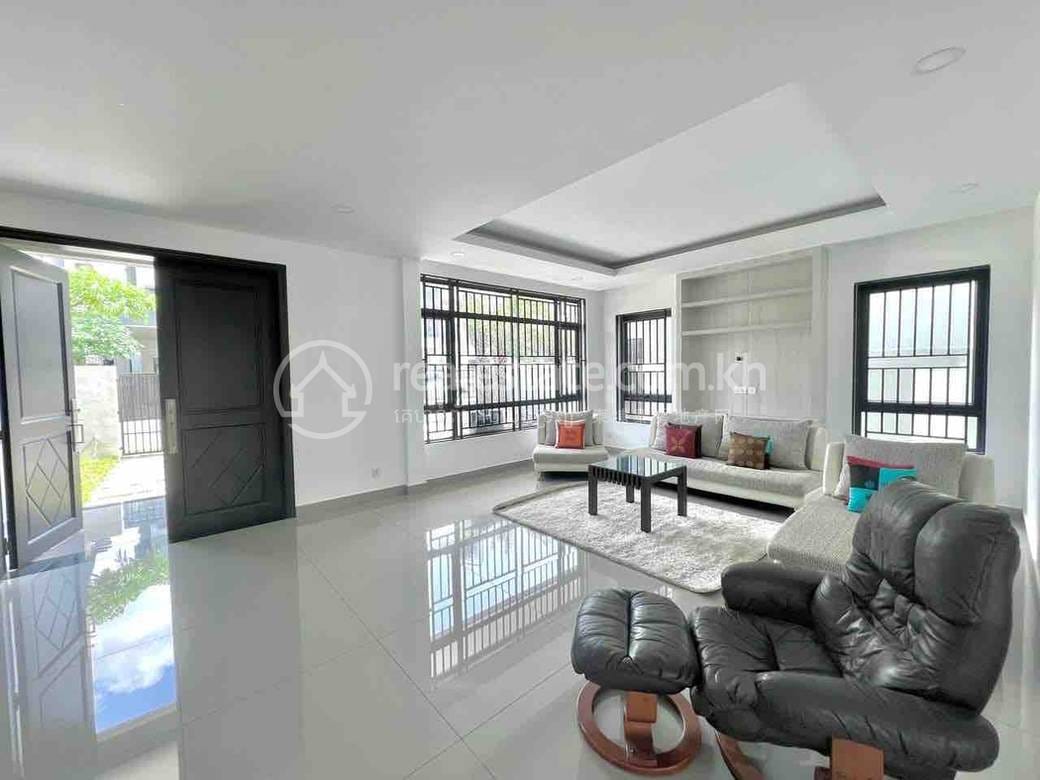 วิลล่า สำหรับเช่า ใน Dangkao $1,900