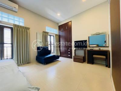 ផ្សារចាស់, ដូនពេញ, ភ្នំពេញ