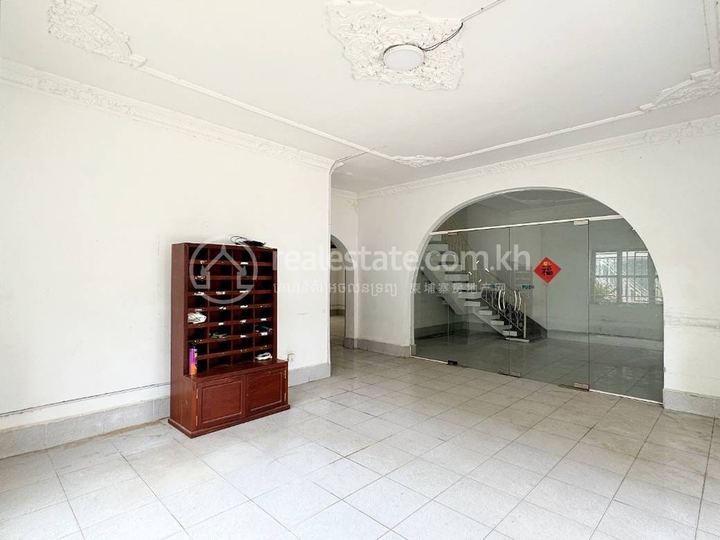 Vila K pronájmu in Daun Penh $3,500