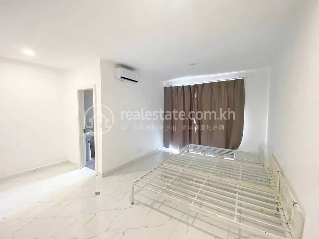 House and lot For Sale in Bak Kaeng, Chroy Changvar, Phnom Penh