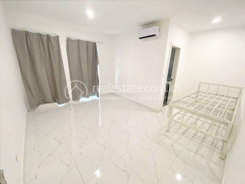 House and lot For Sale in Chroy Changvar $165,000