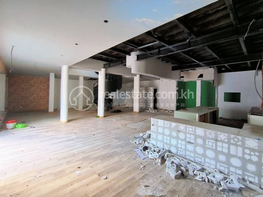 Chamkarmon Shophouse For Sale & Rent in Boeung Trabek Chamkarmon $1,350,000
