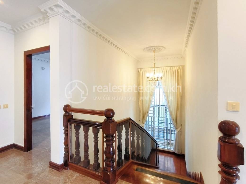 Chamkarmon វីឡា For Sale & Rent នៅ Tonle Bassac Chamkarmon តម្លៃ $990,000