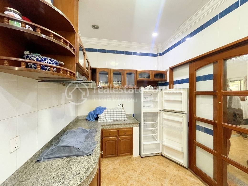 Chamkarmon Vila K pronájmu in Tonle Bassac Chamkarmon $2,000
