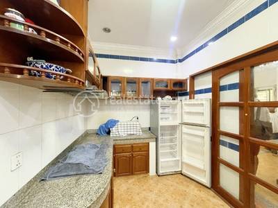 Chamkarmon Vila K pronájmu in Tonle Bassac Chamkarmon $2,000