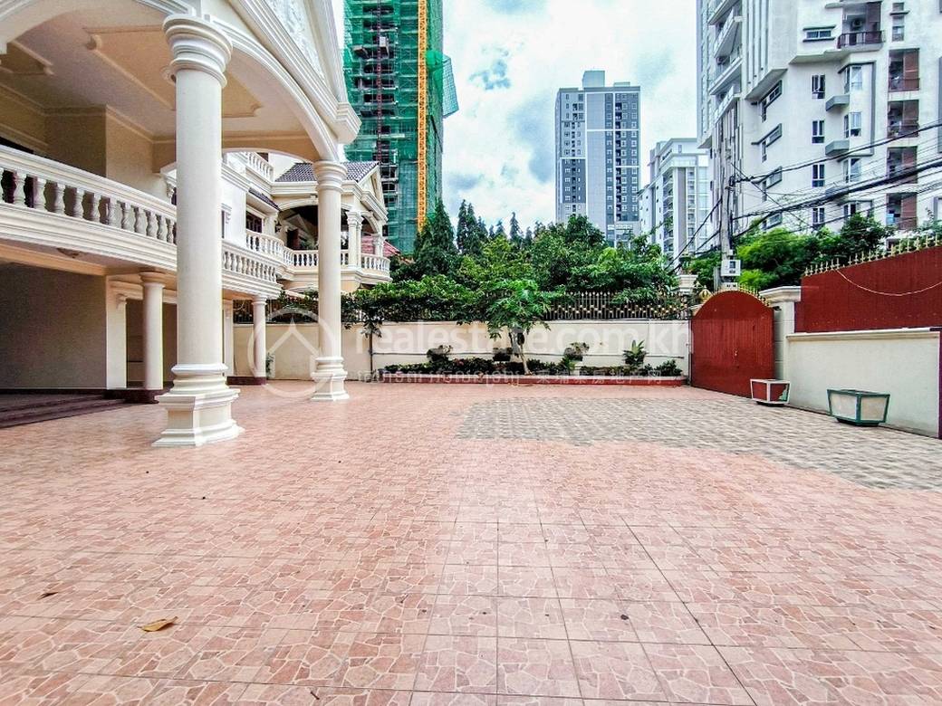 BKK 1 Villa For Rent in BKK 1