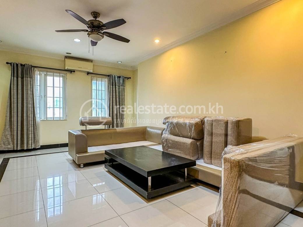 Apartmán se službami K pronájmu in Daun Penh $800