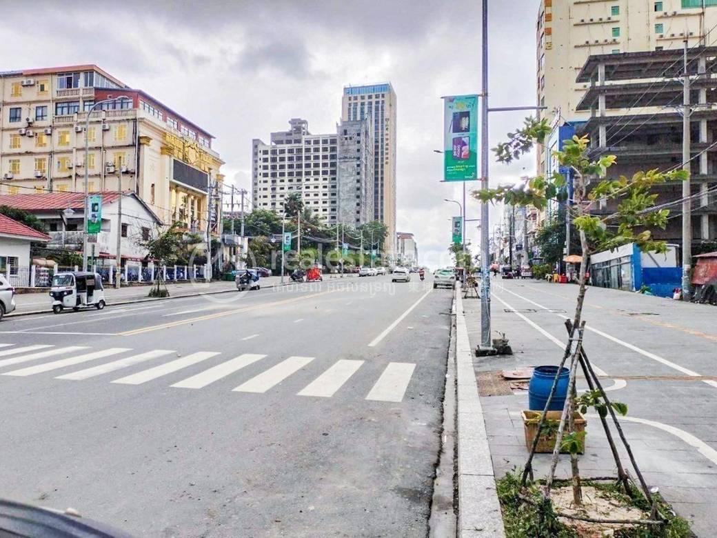 សណ្ឋាគារ សំរាប់លក់ នៅSihanoukville តម្លៃ $18,000,000