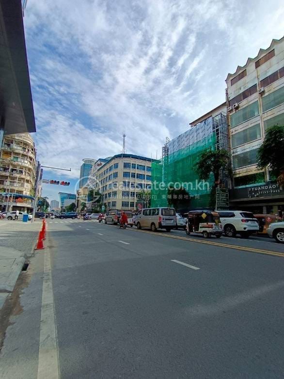 Daun Penh店屋出售，价格$3,500,000